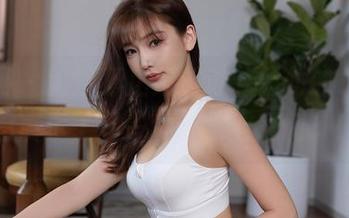 秀人网 – 游泳不止是游泳，幼幼的最新美图展示了另一种“水上风情”！
