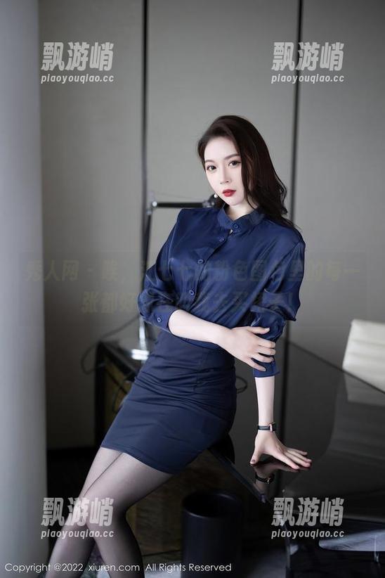 秀人网 - 唉，江七七的粉色图包里的每一张都好像在叫我去买裙子！