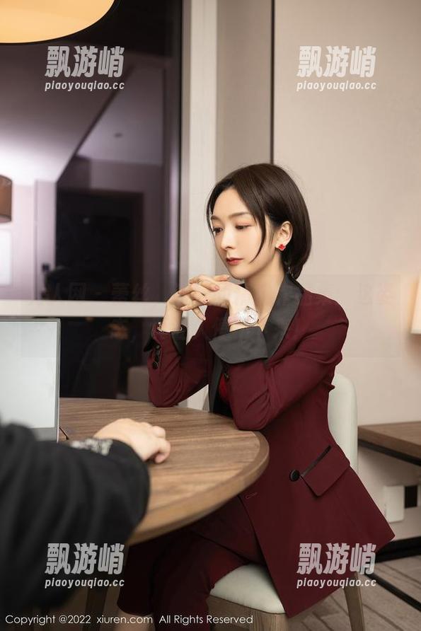 秀人网 - 蕾丝，清妙的精选作品集：这姿态，真让人停不下来！