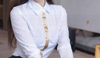 秀人网 – 武装到牙齿的福利！艾小青的户外原图，用美图来拯救你的周末吧！