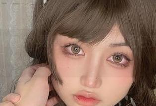 芊川一笑MNK：黑兽白精灵，看完图包我又要出去遛狗了！