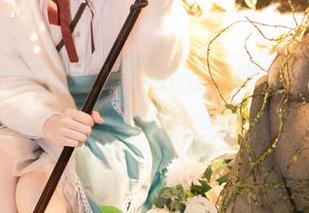 教室里的花兮_honoka，作品集更新，不知是否会有人纠正她？