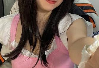 微密圈 – 葱油饼er的图集分享时间，灰色连帽衫与闲散午后的绝妙搭配