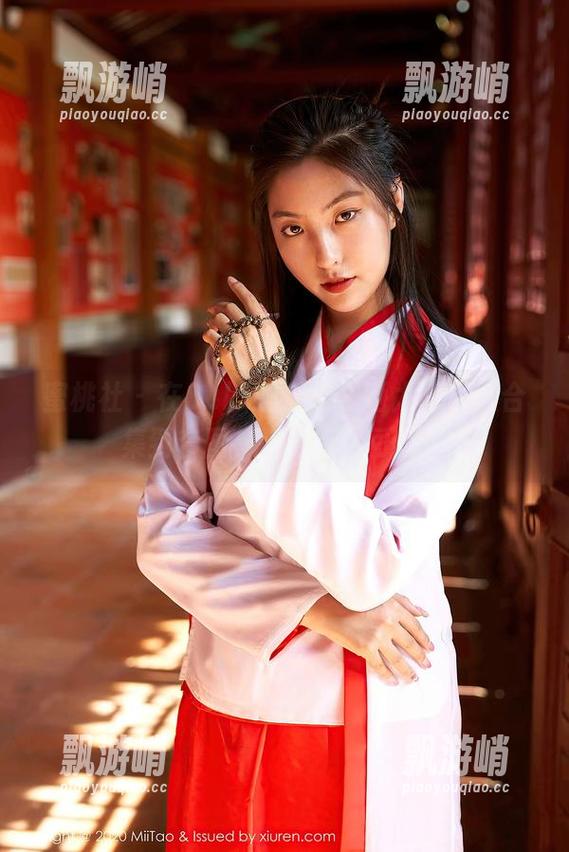 蜜桃社 - 在Suki的浴缸里晒太阳，从合集到套图，每泡都是可爱。