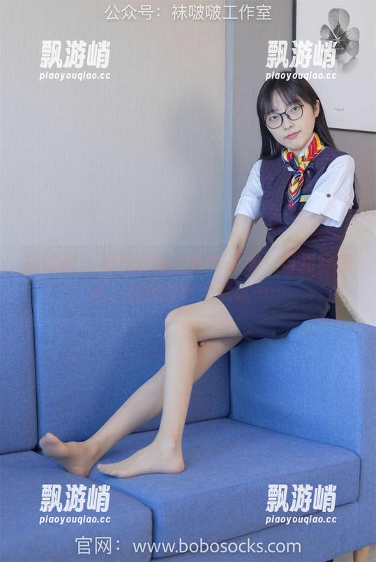 袜啵啵 - 周周白棉袜新作来啦！自然穿脏风，看得我也想试试……