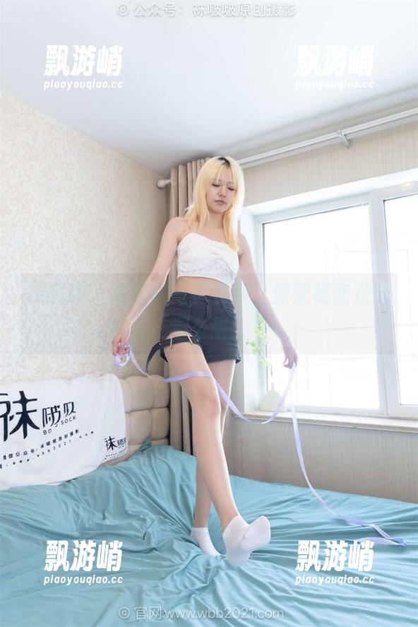 袜啵啵 - 甜甜圈写真更新，原来秘密从未那么甜！