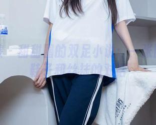 袜啵啵 – 甜甜圈的双足小说：一张图片里鞋子和丝袜的对话