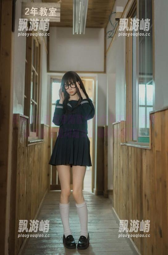 女仆本？西园寺南歌分享的写真集，竟然让我脑袋里闪过女仆咖啡的画面。
