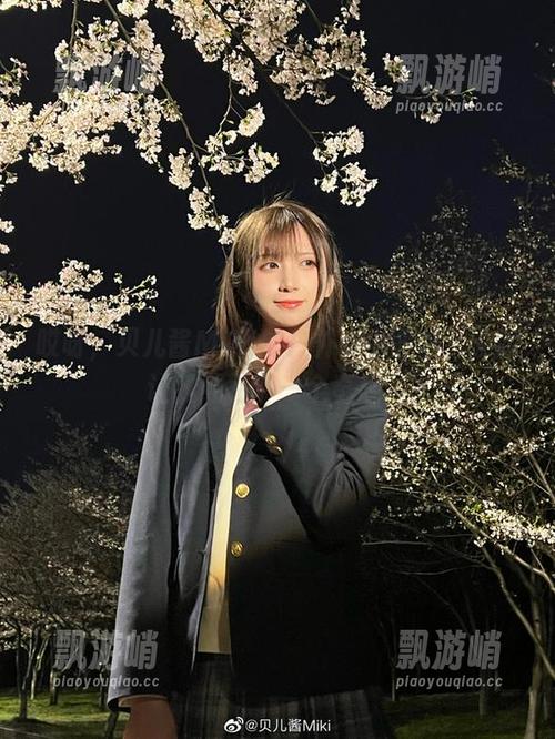 哎呀，贝儿酱Miki的户外cos图集，偏偏让我期待下一个奇观。