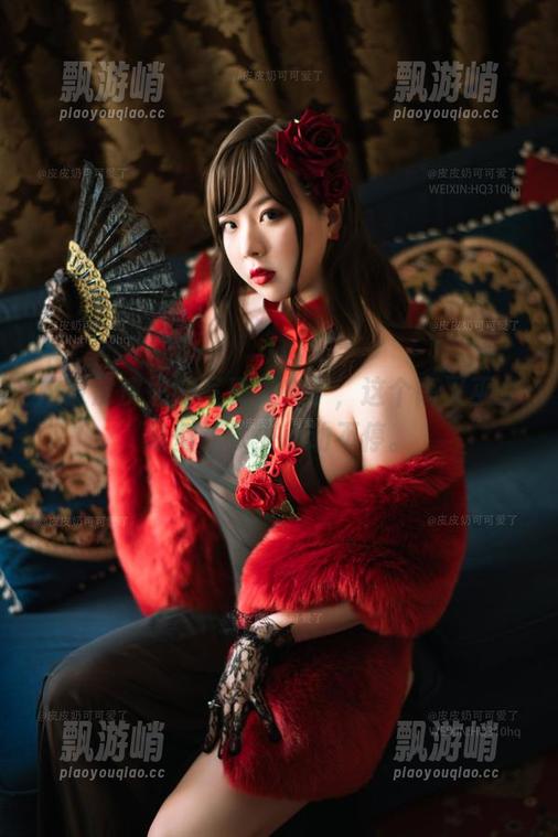 超皮皮皮奶的写真又来了，这个高叉巫女造型让多少心动不停。
