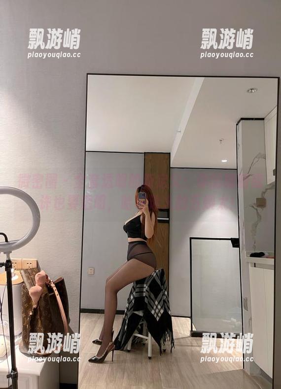 微密圈 - 全套透明的新定义：你的眼睛或许也要透明，哈哈迷人的五姨太！