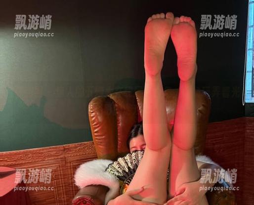 微密圈 - 迷人的五姨太在线展示合集，偷偷玩弄着光影的游戏。
