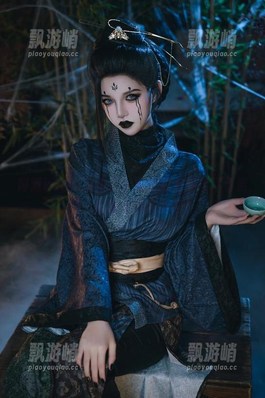 阿薰kaOri又来了，她的黑兽精灵写真更新，赶紧填饱眼睛吧！