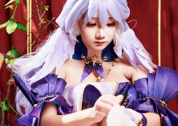 制服、阿雪雪与万千想象，那个cos合集也太能引发小脑洞了吧。