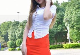 略显尴尬的搭讪小课堂：魔镜街拍教你如何接近清秀小姐姐。