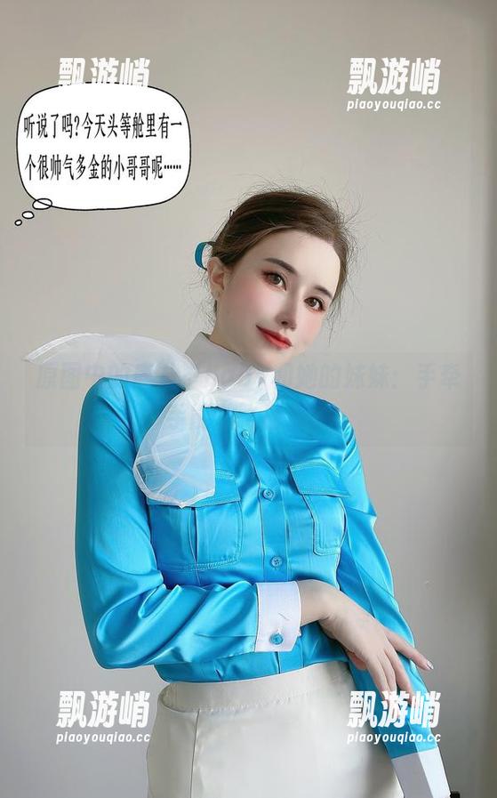 原图中的鹿八岁baby和她的妹妹：手牵手能放飞自我。